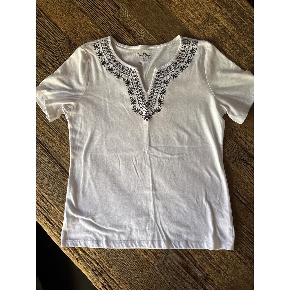 Coral Bay Split Neck Embroidered Top - Picture 3 of 8